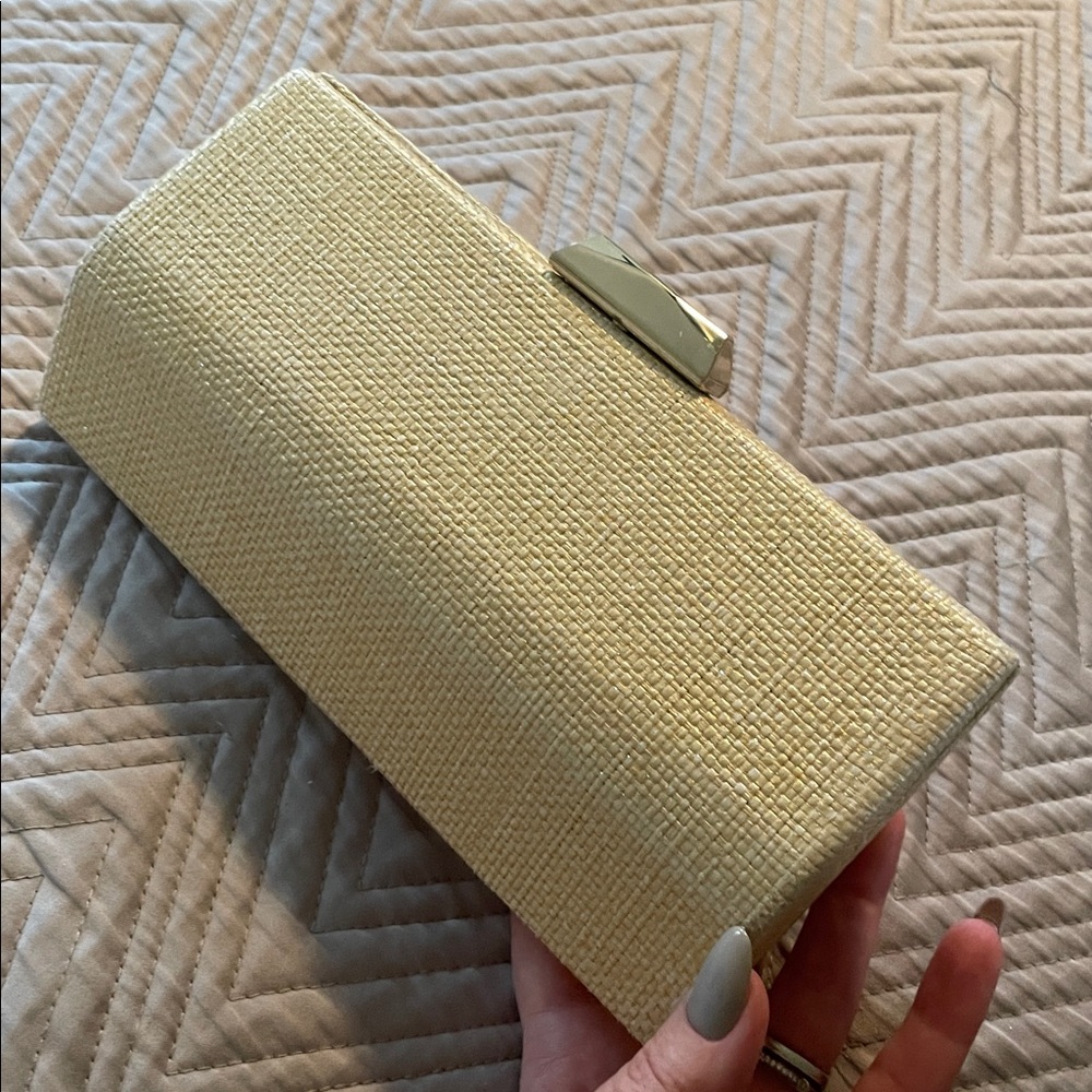 Golden Rafia Clutch - Picture 2 of 6